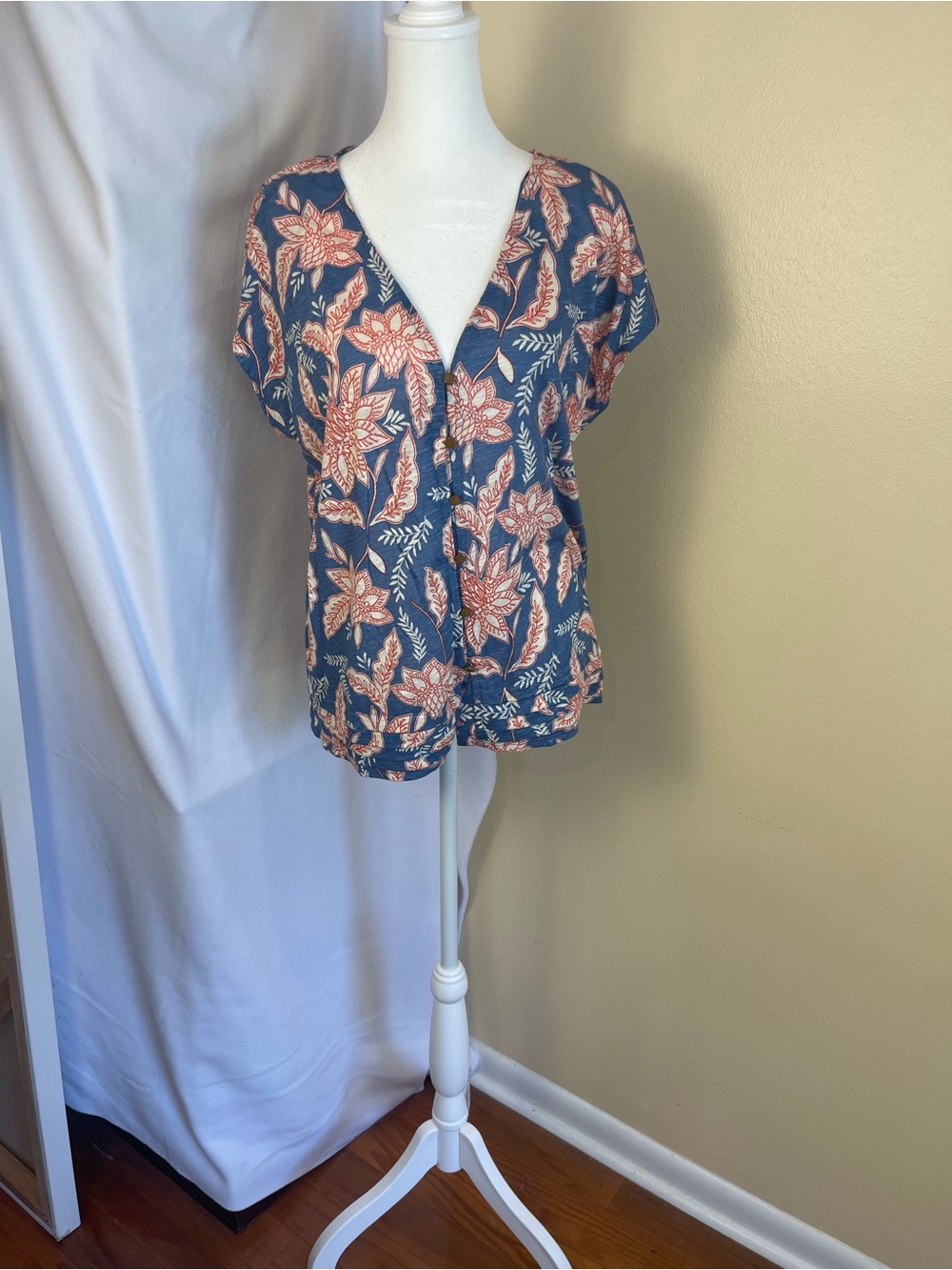 Rachel Zoe Blue Floral Linen Blend Button Front Blouse XL V Neck Coastal NWT
